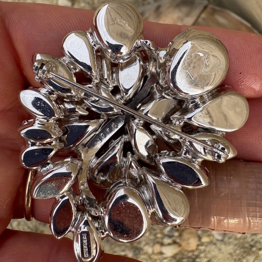 Signed Eisenberg Ice Rhinestone Brooch - Picture 5 of 10